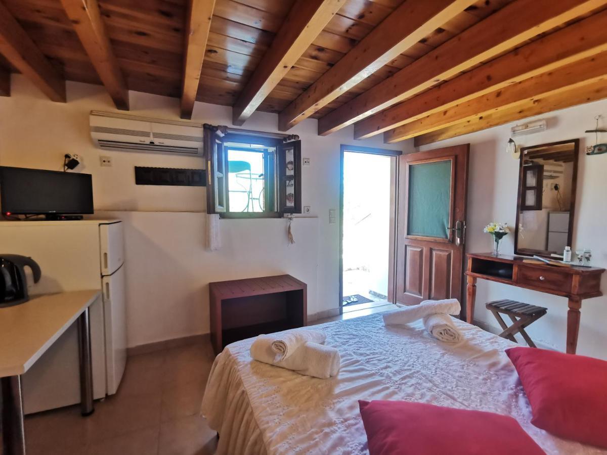 Kalypso Apartment Chalki Town Exterior foto