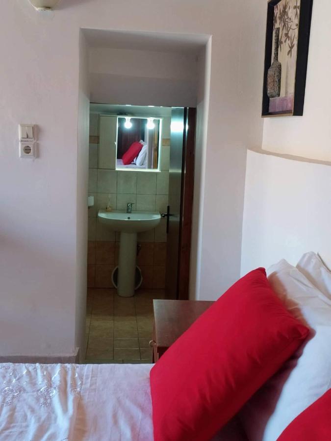 Kalypso Apartment Chalki Town Exterior foto